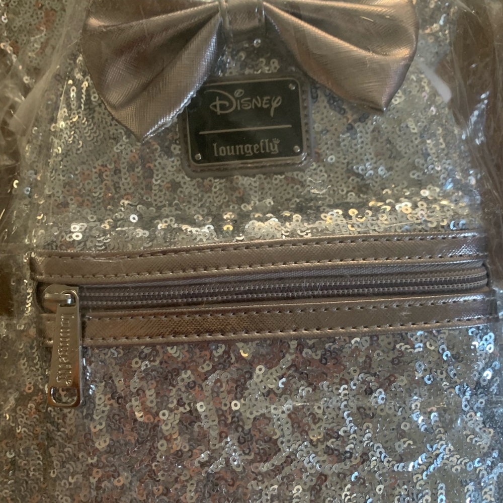 Loungefly Disney Minnie Mouse Silver Sequin Mini Backpack - Picture 7 of 9